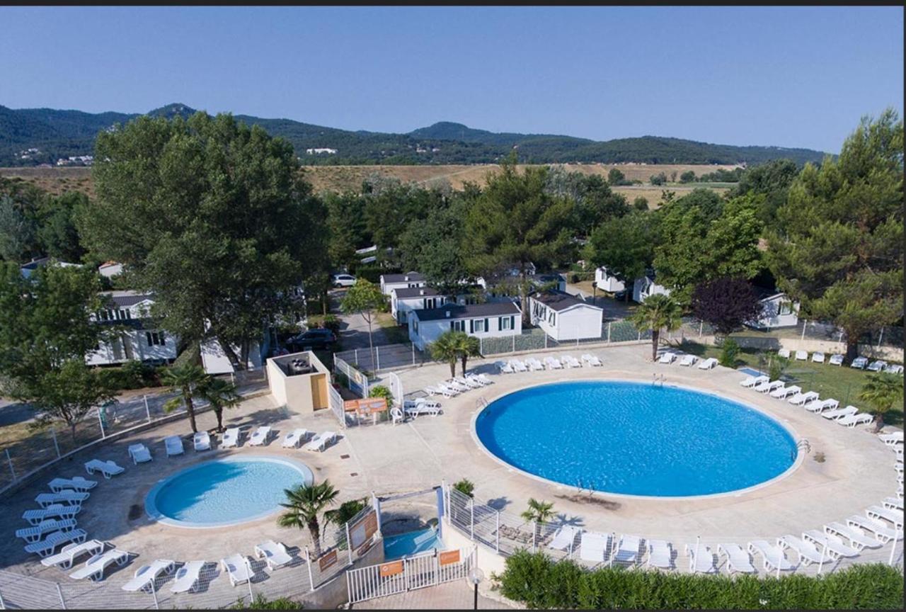 Camping Domaine Des Iscles La Roque-d'Antheron Exteriör bild