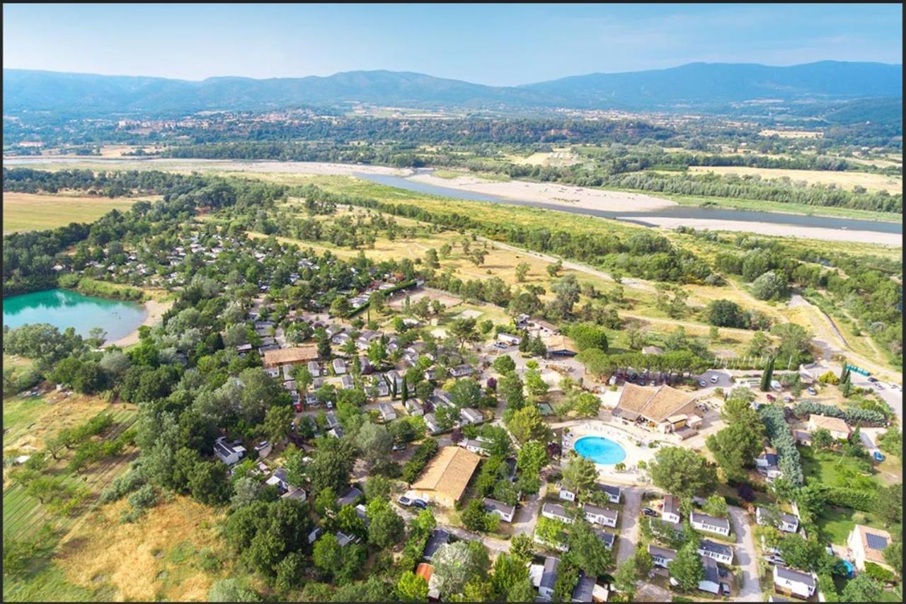Camping Domaine Des Iscles La Roque-d'Antheron Exteriör bild